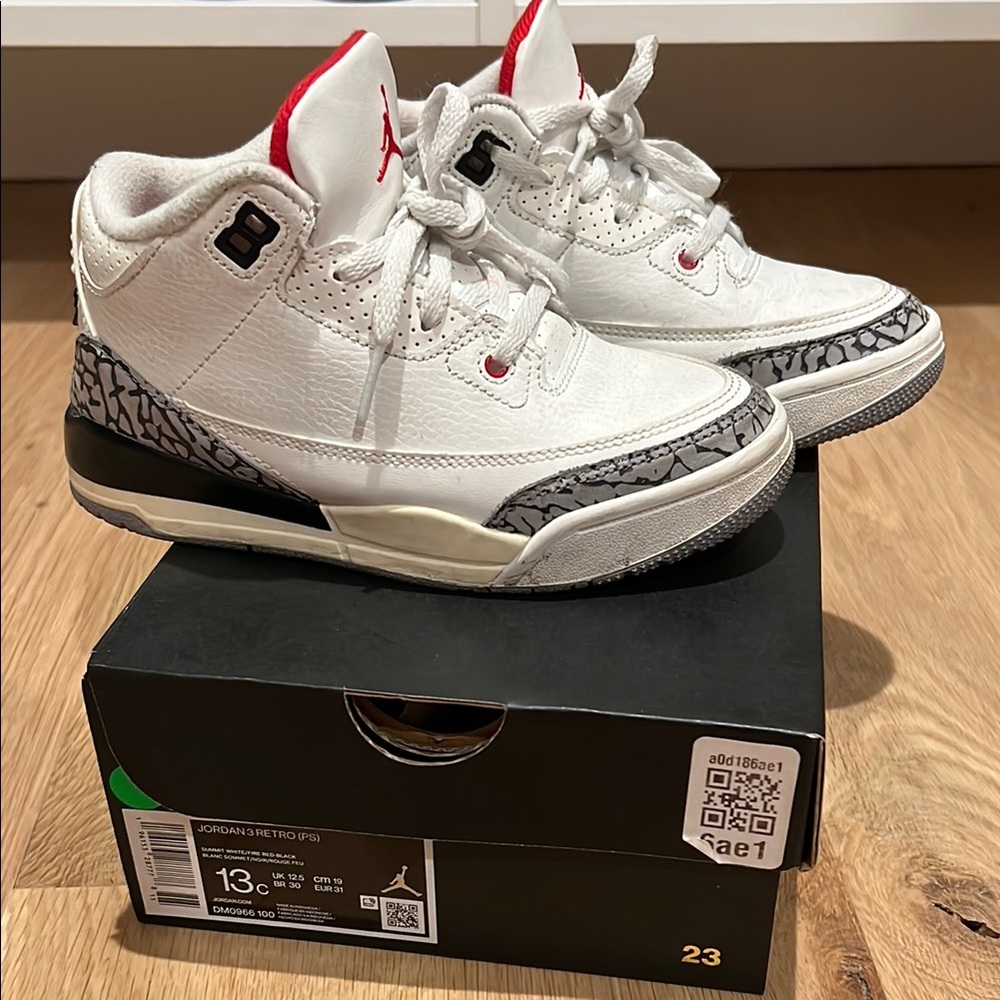 🔥Authentic Jordan🔥 Jordan
White Cement Reimagined